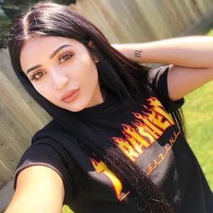 Meet your Posher, Manda